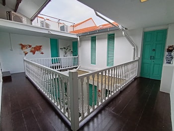 The Georgetown Green Gates,,4 star