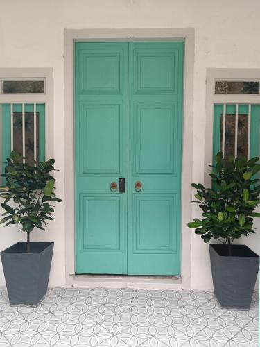the georgetown green gates