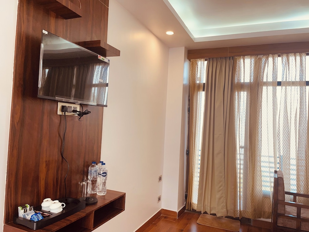 surya lake view retreat