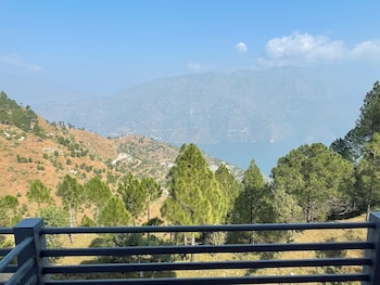 surya lake view retreat