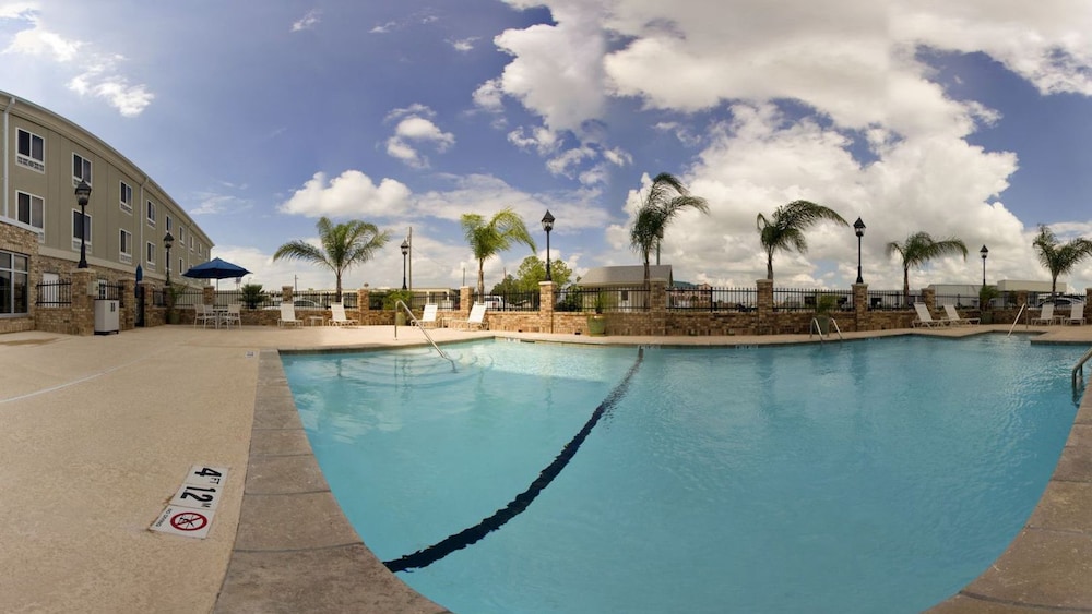 holiday inn express and suites new iberia avery island