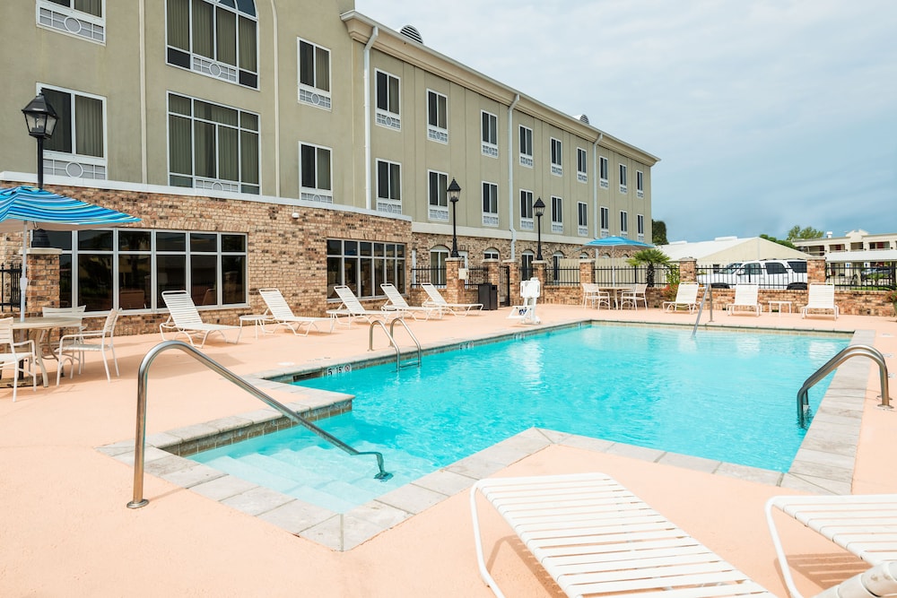 holiday inn express and suites new iberia avery island