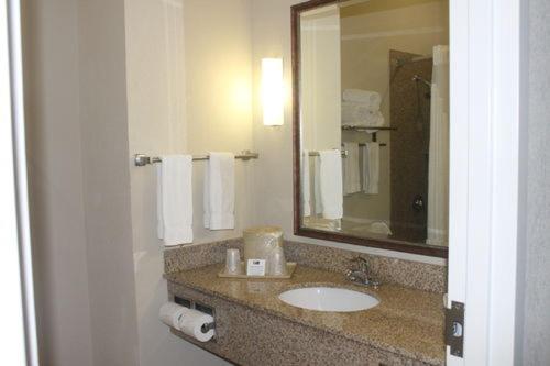 holiday inn express and suites new iberia avery island