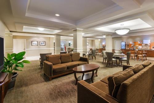 holiday inn express and suites new iberia avery island