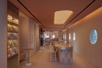 Kinn Habitat,,2 star