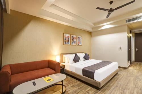 saltstayz premier golf course road and sector 42