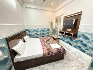 k d dham near prem mandir iskcon temple vrindavan