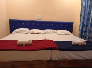 redkar rooms gokarna beach front ac and non ac rooms