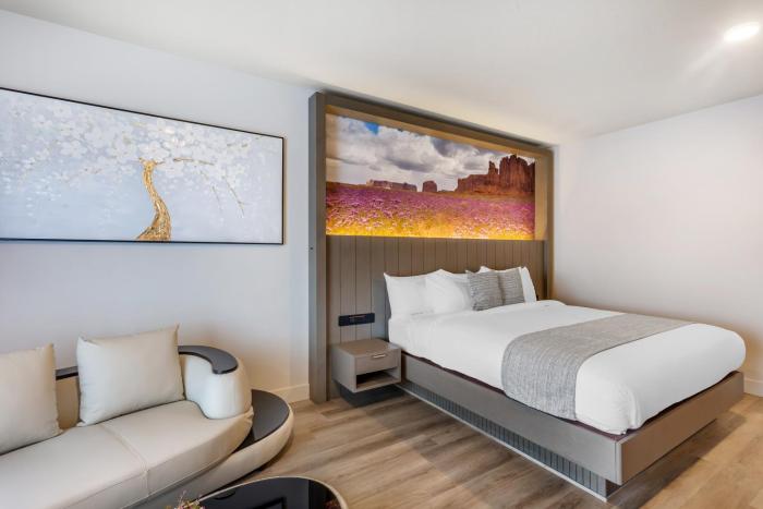 the valor an ascend collection hotel
