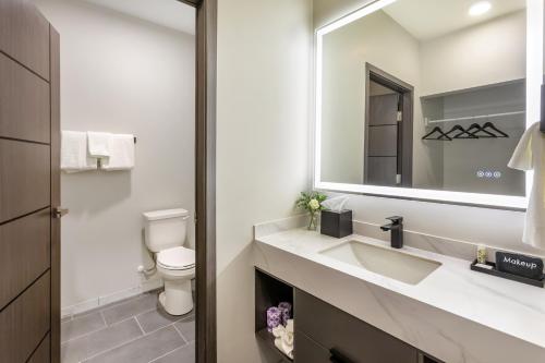 the valor an ascend collection hotel