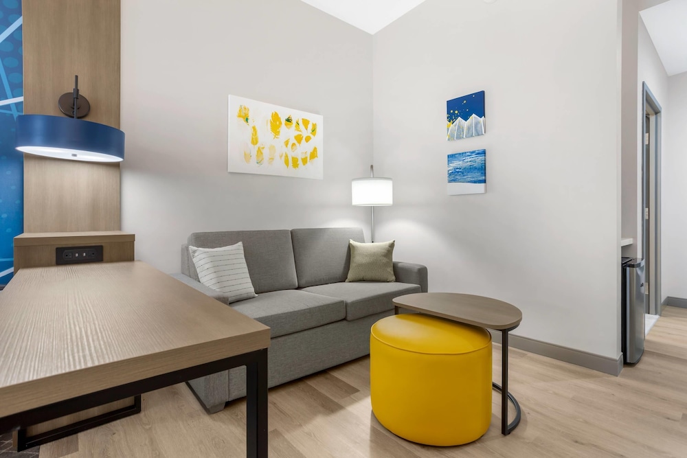comfort suites central valley