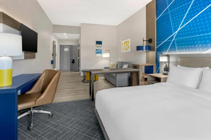 comfort suites central valley