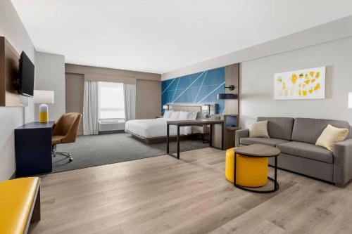comfort suites central valley