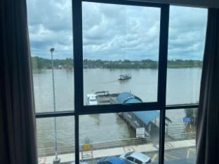 waterfront homestay