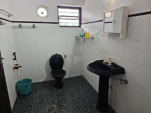 de royale summit home stay