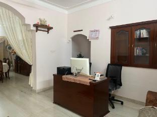 de royale summit home stay