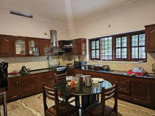 de royale summit home stay