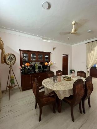 de royale summit home stay