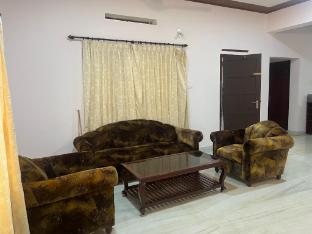 de royale summit home stay