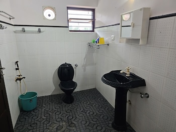 de royale summit home stay