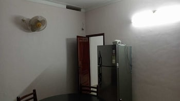 de royale summit home stay