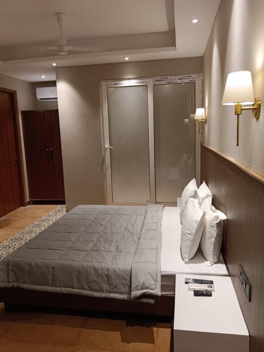 eutopia beach resort morjim