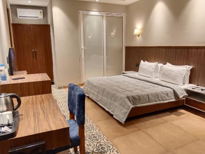 eutopia beach resort morjim