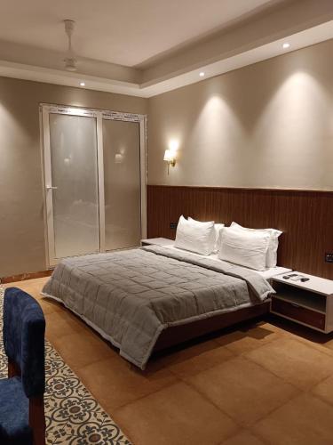 eutopia beach resort morjim