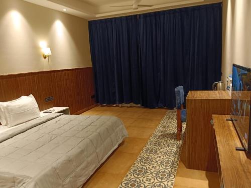 eutopia beach resort morjim
