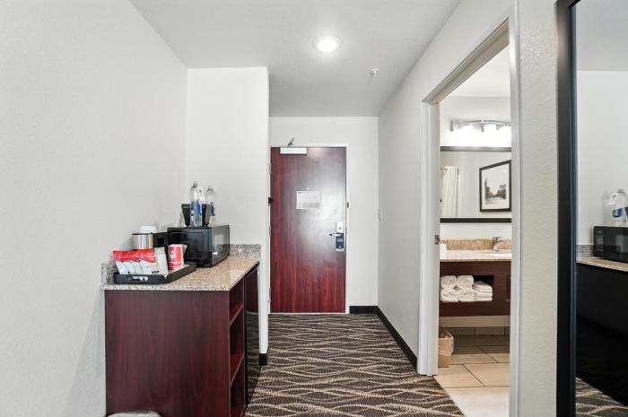cobblestone hotel and suites bellefontaine