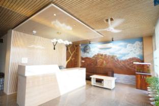 Hotel Star Inn,,2 star