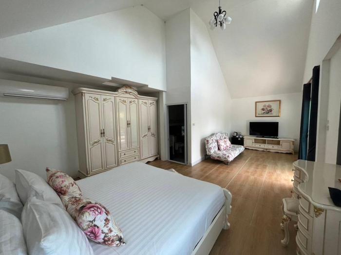 kenikar raintree residence hotel