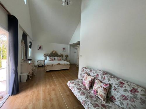 kenikar raintree residence hotel