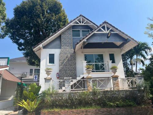 kenikar raintree residence hotel