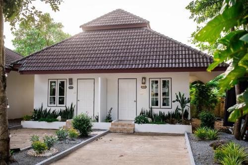 kenikar raintree residence hotel