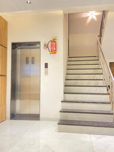jmb hotel height