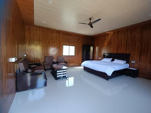 far out field resort mount abu