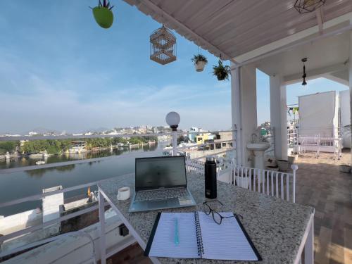 multiple stories udaipur