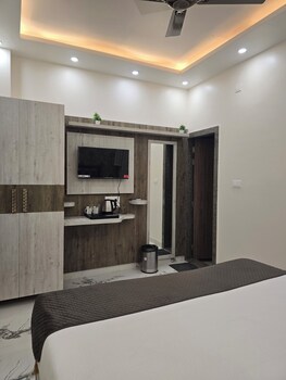 hotel kashi mantram