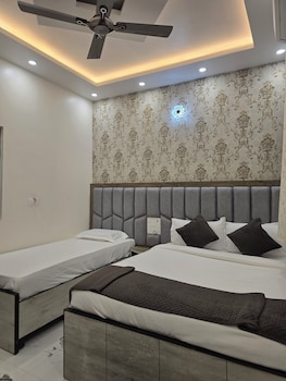 hotel kashi mantram