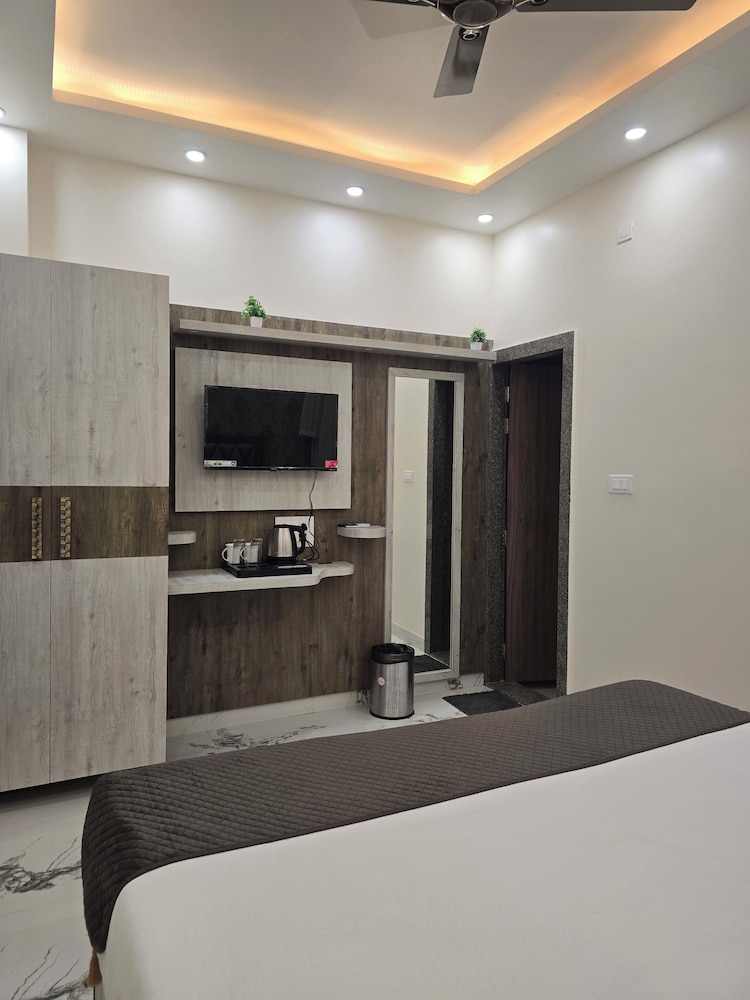 hotel kashi mantram