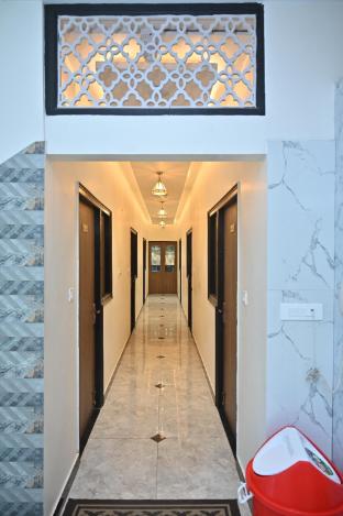 hotel kashi mantram