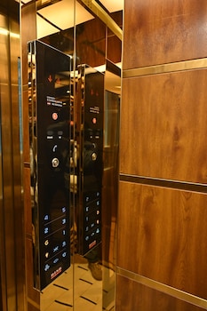 hotel kashi mantram