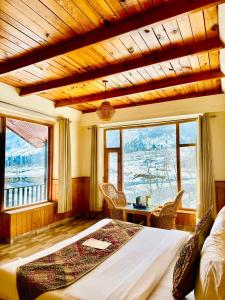 orzu boutique stays burwa manali