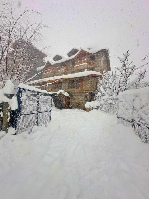 orzu boutique stays burwa manali