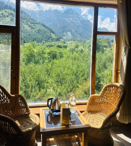 orzu boutique stays burwa manali
