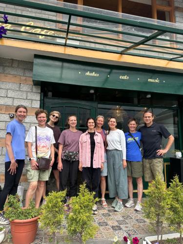 orzu boutique stays burwa manali