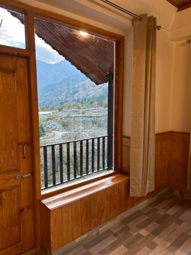 orzu boutique stays burwa manali