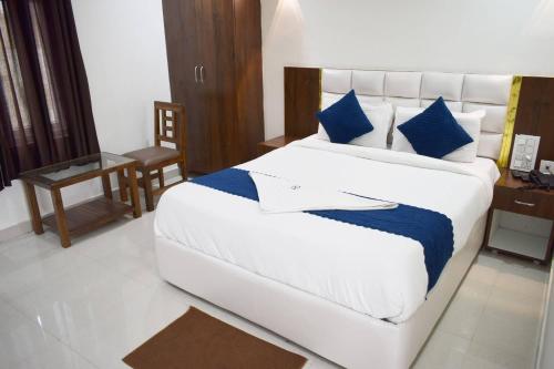 Hotel Skyland,,2 star