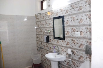 deodar cottage scenic view next to nature